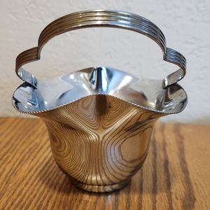 VINTAGE METAL FARBERWARE BASKET WITH HINGED HANDLE